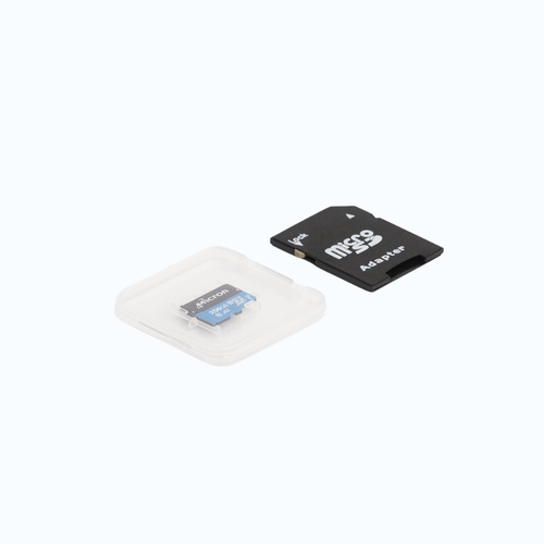 Tarjeta micro SD de 128 o 256 GB.